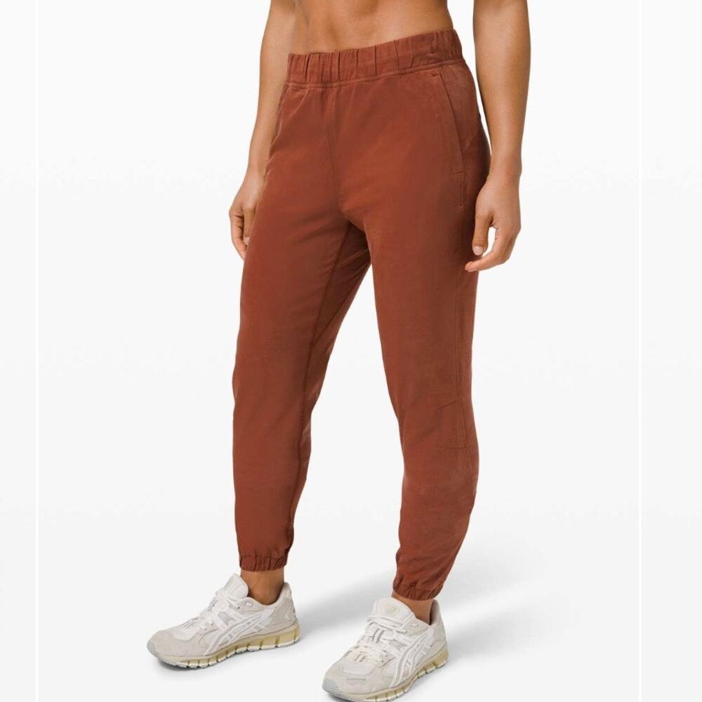 Lululemon Adapted State Training Jogger Dark Terracotta size 4